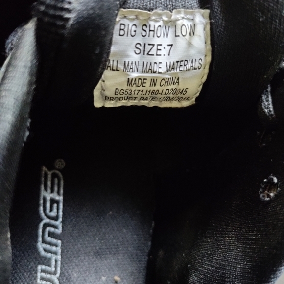 Size 7 soccer shoes - Picture 4 of 6